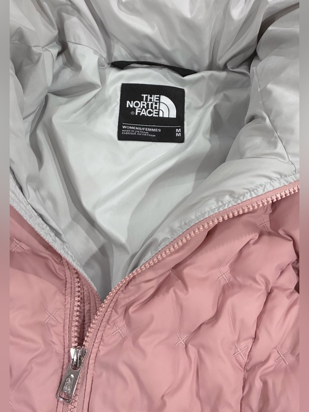 (2) Womens NORTH FACE 550 Down Quilted Coats, sz Medium - Picture 8 of 9